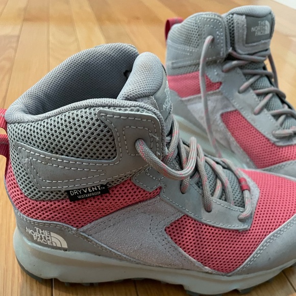 The North Face Hiking Boot Kids size 2 - Picture 3 of 4